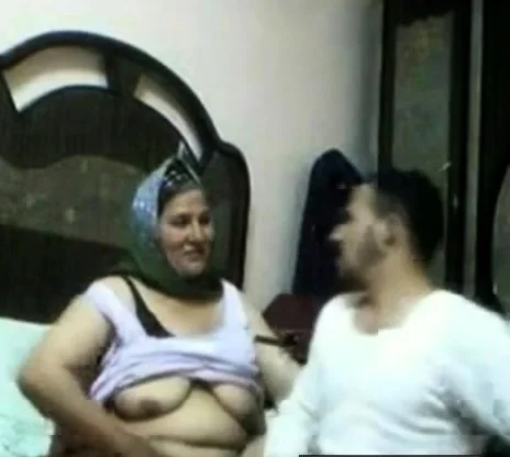 Hungry Arab Woman. Amateur