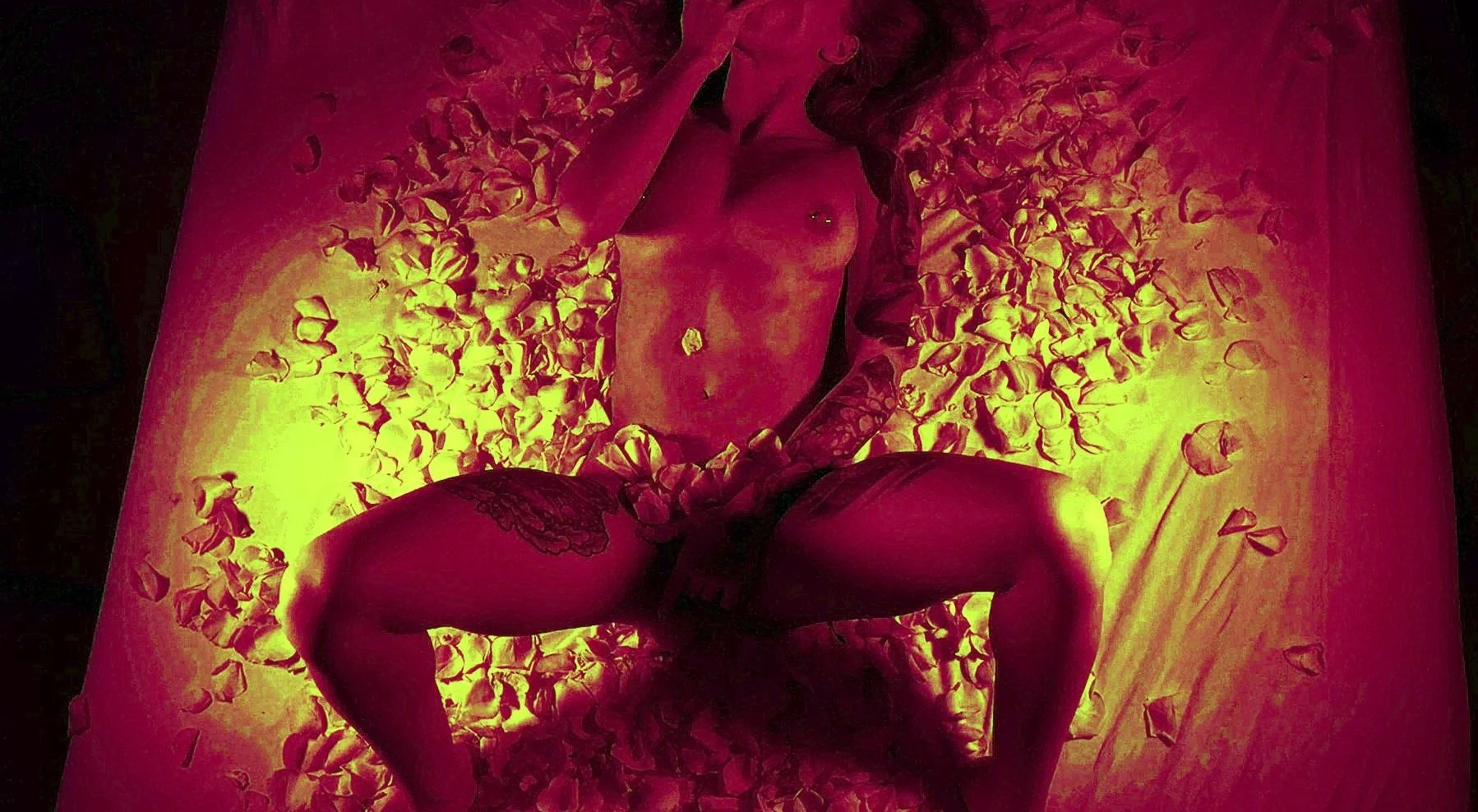 Hot Amateur Brunette Masturbating