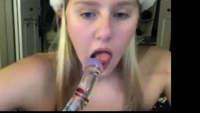 Nice Blonde Bate