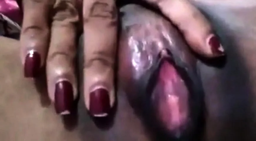 18-year-old Asian pussy with a taste of salt on the clit