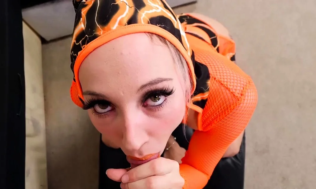 The Queen - ANAL Queen Hailey - HOT For Rough Degrading