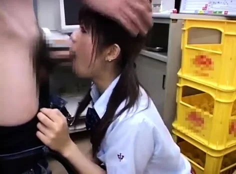 Japanese teen in uniform fucked outdoor