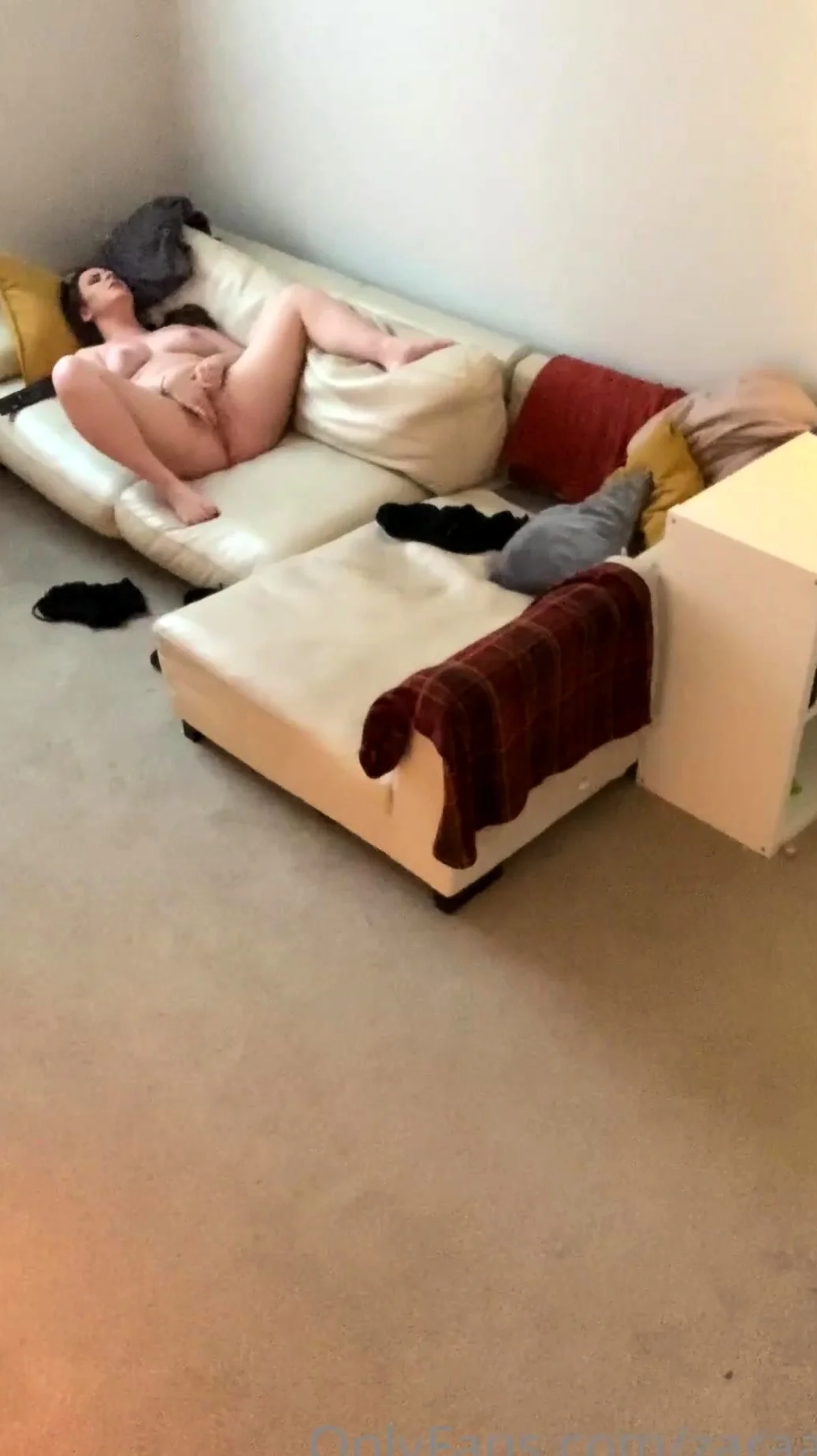 Brunette GF Hidden Cam Masturbation