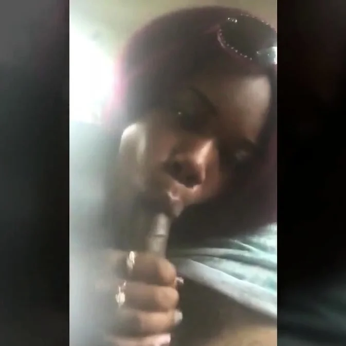 Thick Booty Hoe Sucking Dick In Car