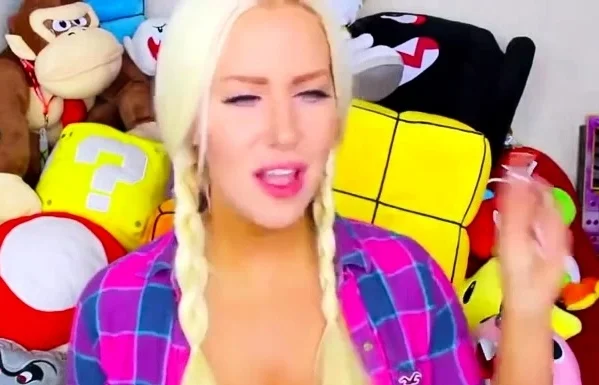 Horny busty blonde babe with big boobs