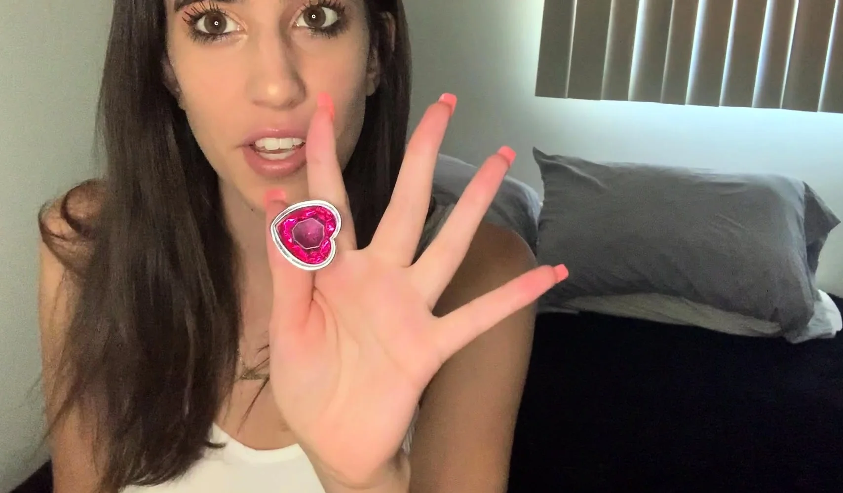 Brunette Solo Webcam Masturbation