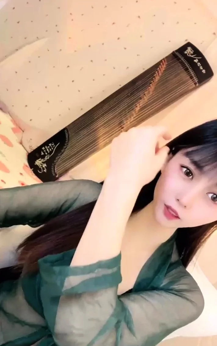Hot Japanese Babe Doing Solo Masturbation