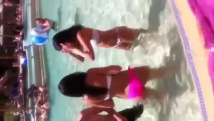 Nice Ass Shaking in Bikini