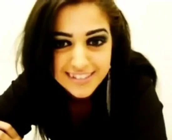 arab girl twerking with a fat ass