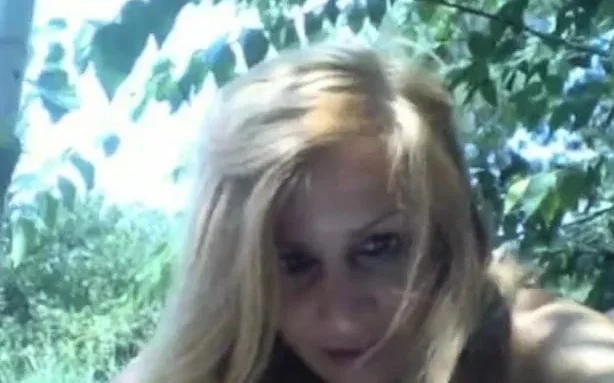 Teen girl squirt naked in the park