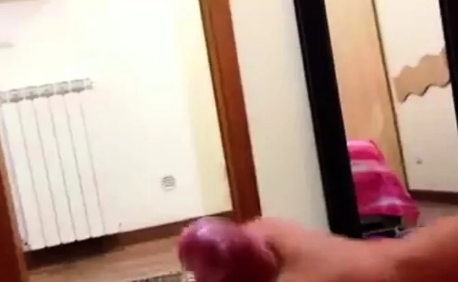 La mia ex di roma mi fa una sega e mi fa sborrare