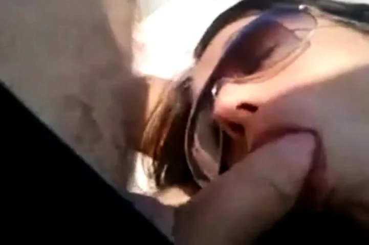 Beach - blowjob and fingering