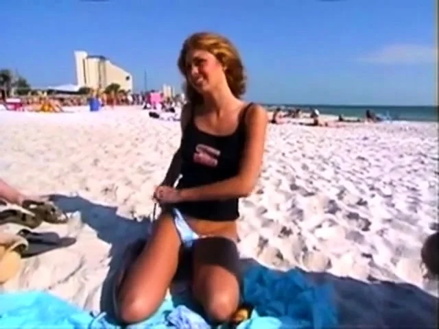 Public Nudity 10: She strips in front of friends for a bet