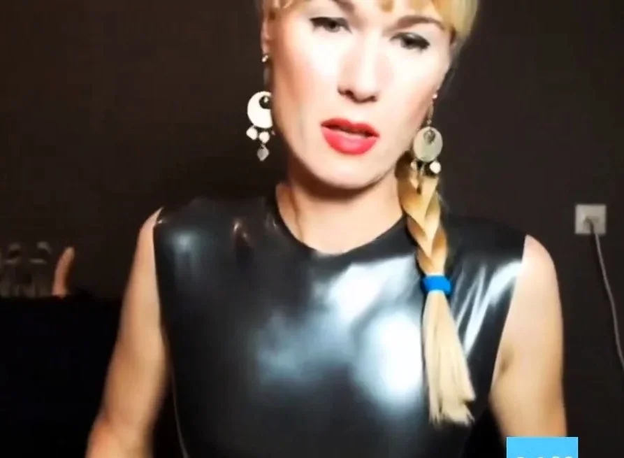 Mature slave in latex