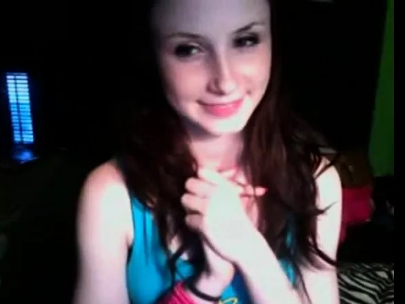 cute tight teen flashes on webcam chat