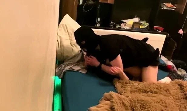 cryptobillionaire playing with new tinder chick