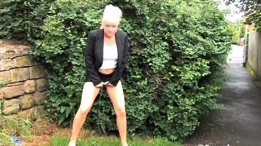 Amateur travesty outdoor solo