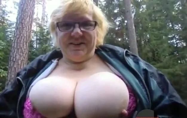 Big Titten Deutsche Oma liebt Gesichtsbehandlungen - Teil 11