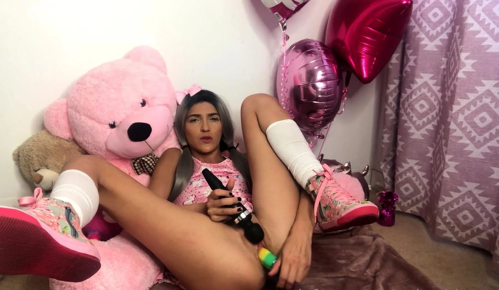 Hot amateur Asian GF toys sucks and fucks