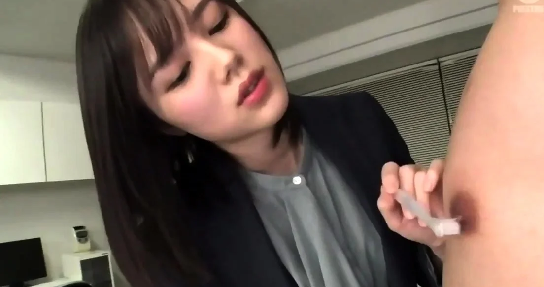 Subtitled CFNM real Japanese amateurs handjob seminar