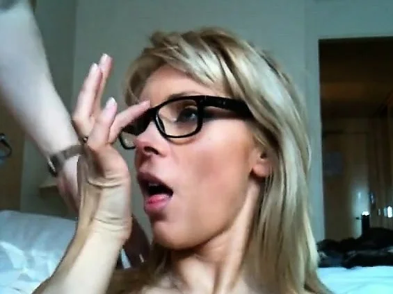 Big ass MILF fucked and facialized on webcam