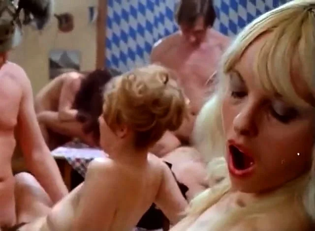 Amateur blonde anal sex