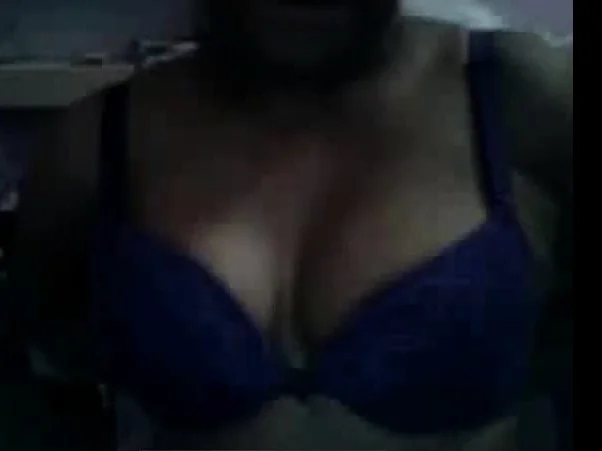 Hot Indian busty babe on webcam starts off with her big tit