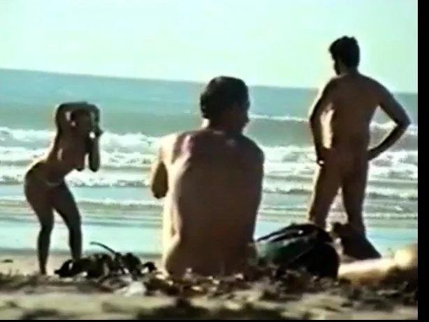 Str8 big dick on beach