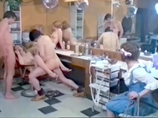 Die Supergeilen im Friseursalon
