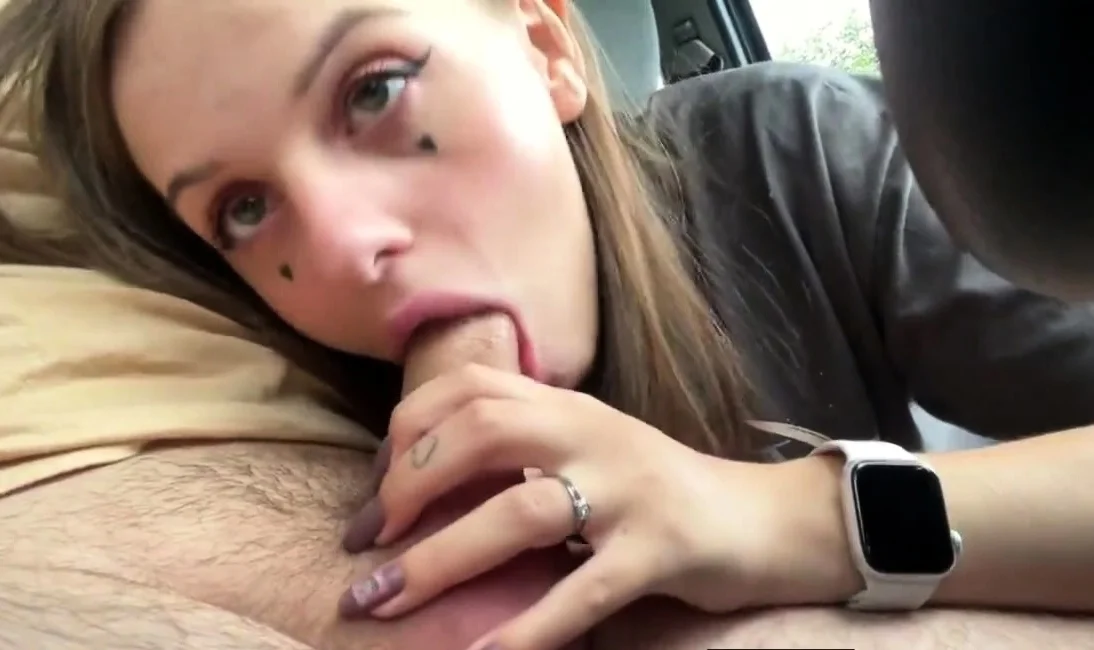 WE NEARLY BURNED WHEN I MADE HIM A BLOWJOB IN THE CAR