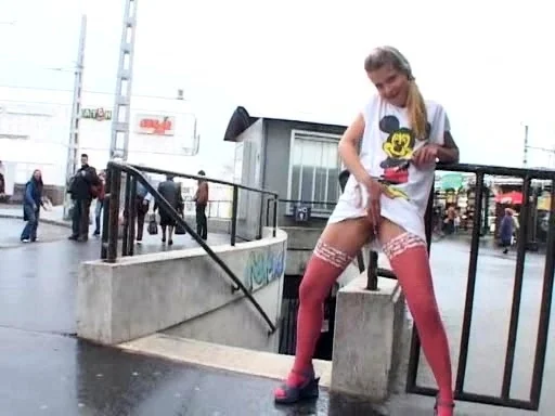 Amateur blonde customer nailed in public for a free fare