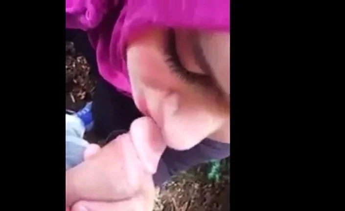 HijabHD- Hijab Teen Suck In Woods - Secret Meeting
