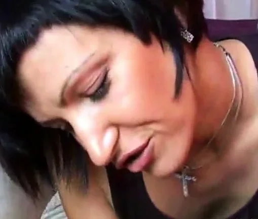 Short haired german milf loves blowjob