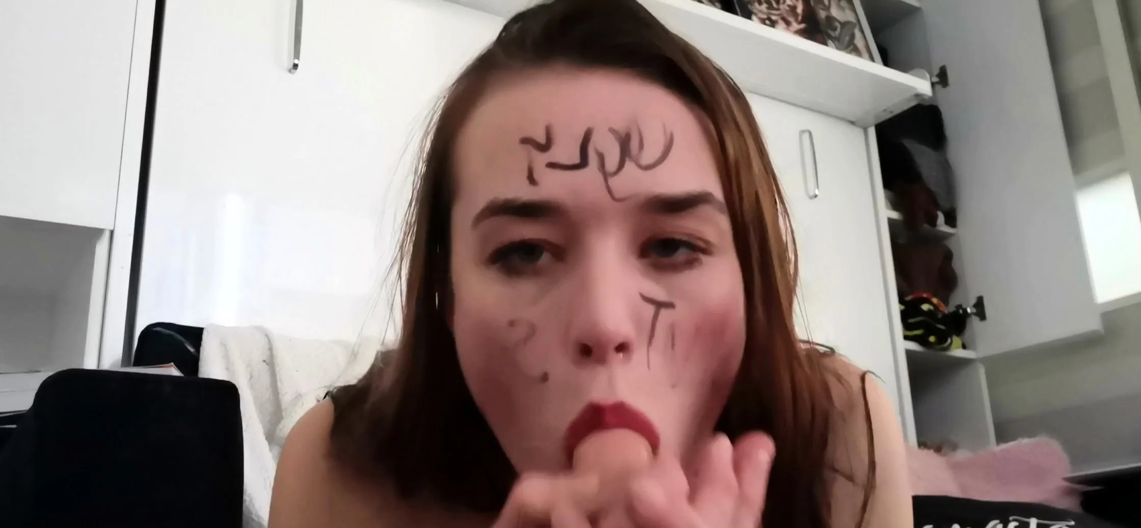 Amateur brunette ariana marie solo toying