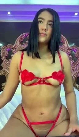 Brunette Solo Webcam Masturbation