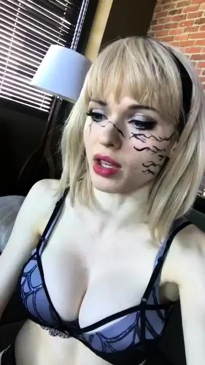 Amateur Blonde Teen Plays Solo with Toy Webcam Porn