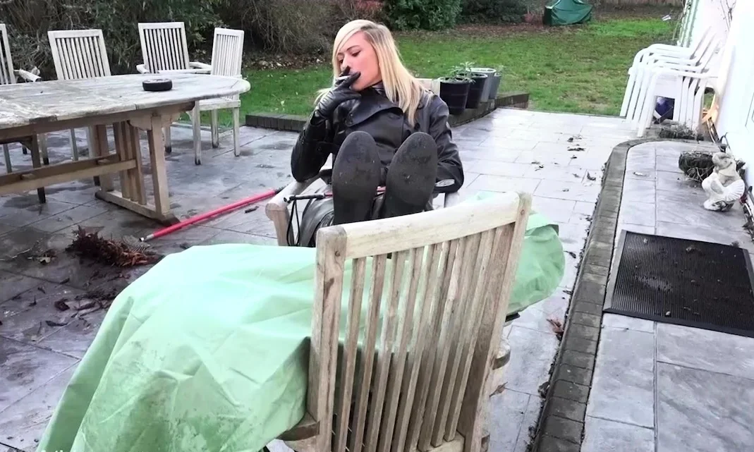 Blonde twins double blowjob and foot fetish