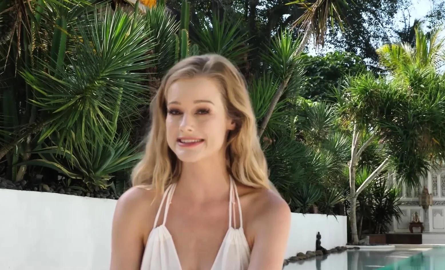 Stunning Olivia Preston exposed hot body