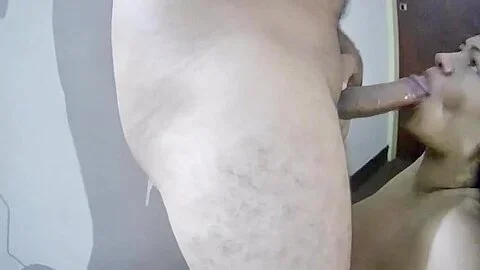 Duro Por El Culo Hasta Que Se Bebe Sus Propios Chorros