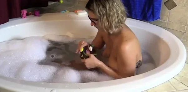 Red: Bubble Bath, Soapy Masturbation
