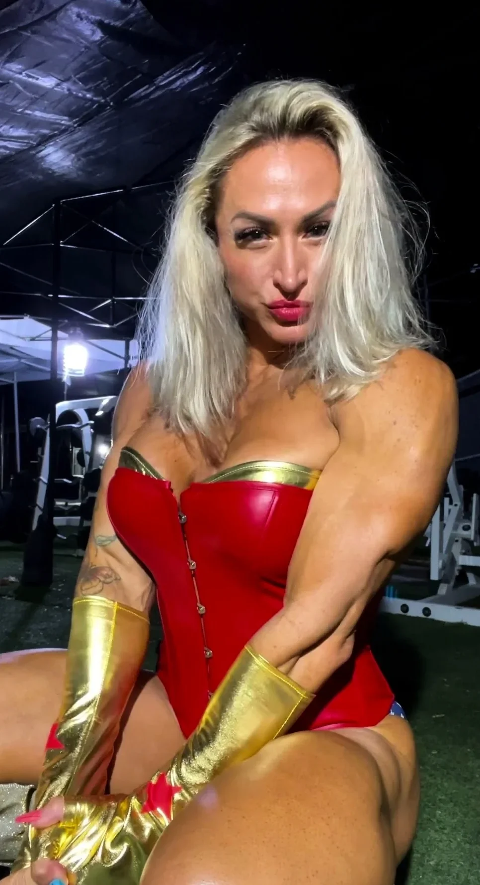 Big boobs milf masturbates with her dildo
