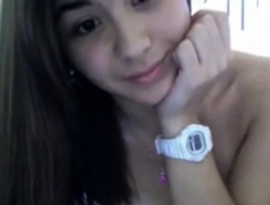 Asian Filipina girl show