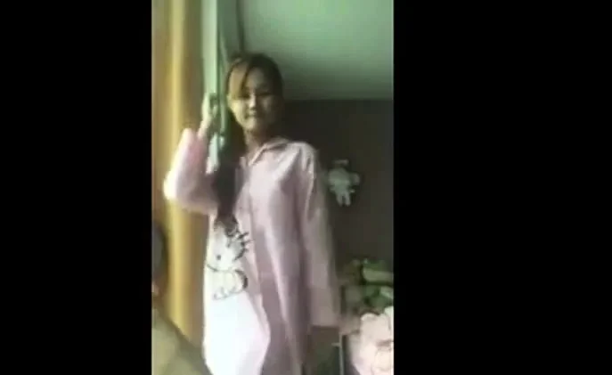 Beautiful Asian Ladyboy Dancing