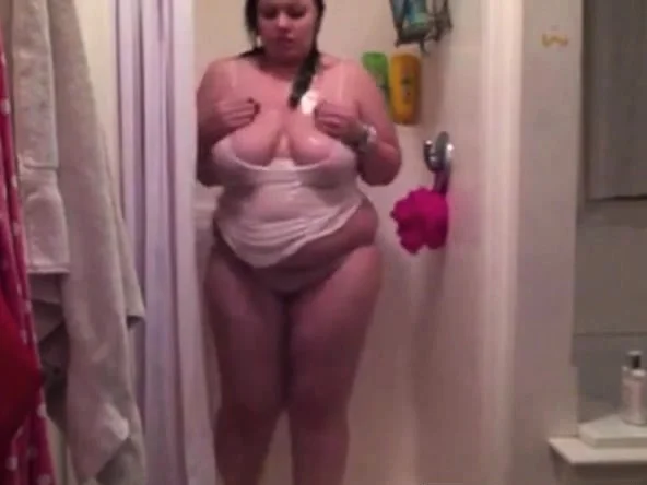 Sexy BBW Stripping in the shower - CassianoBR