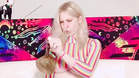 Ggummii - Stoner Girl Squirts To Porn