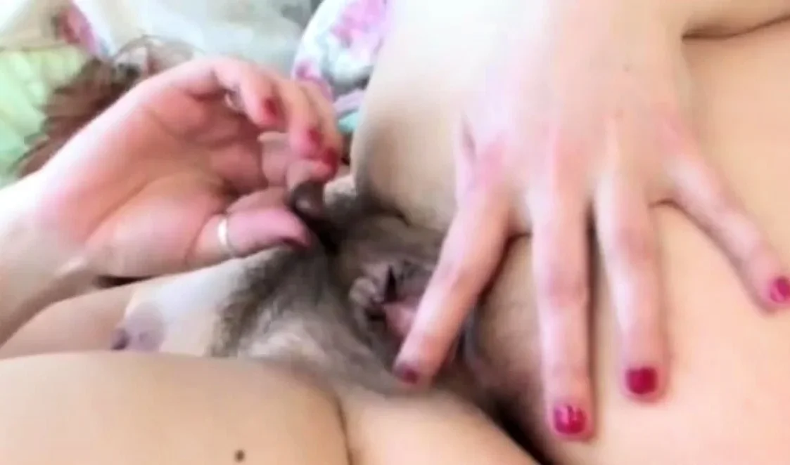 showing my hairy twat and masturbating