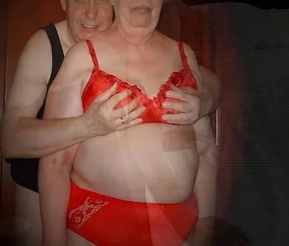 ILOVEGRANNY Very old grannies without clothes in public