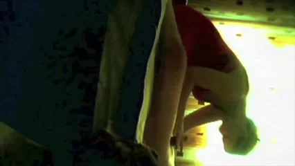 2 hand in my ass