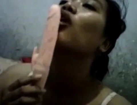 indonesia- cewe perawat horny