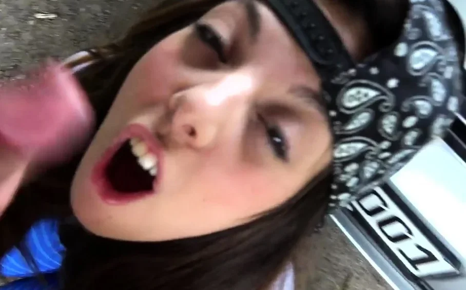 Homemade amateur blonde teen blowjob and cumshot